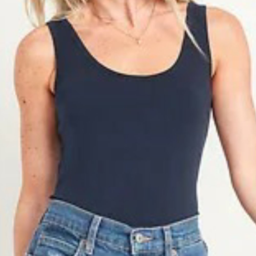 Old Navy Medium Tall length Tank top Navy Blue New with tags wide straps